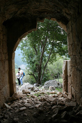 Qalaat-Abou-el-Hassan-Fortress-lebanon-traveler