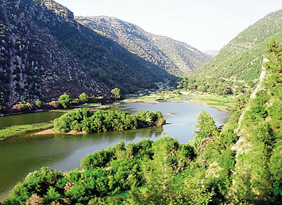 A-walk-by-the-river-lebanon-traveler