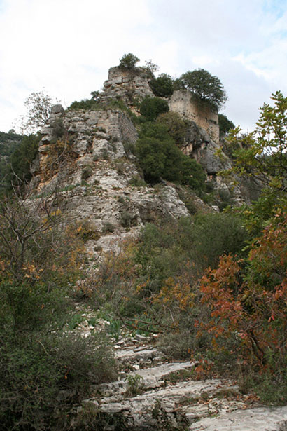 Qalaat-Abou-el-Hassan-Fortress-lebanon-traveler