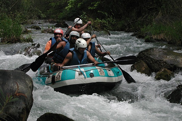 River-sports-Rafting-kayaking-canoeing-lebanon-traveler