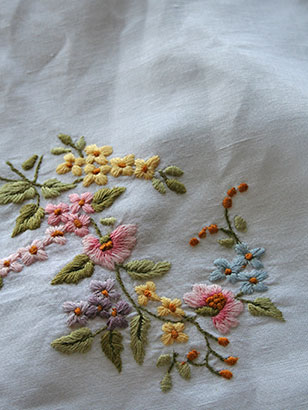 embroidery-artisanat-lebanon-traveler