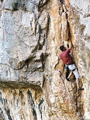 tannourine-rock-climbing-lebanon-traveler