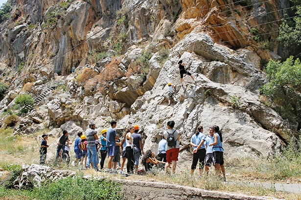 tannourine-rock-climbing-lebanon-traveler