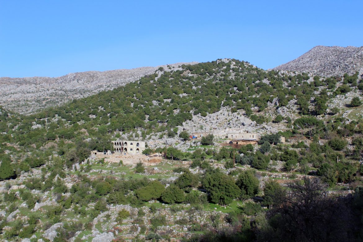 The clash in Nabi Sheet highlights the ongoing tensions in Lebanon, revealing the escalating military engagement between