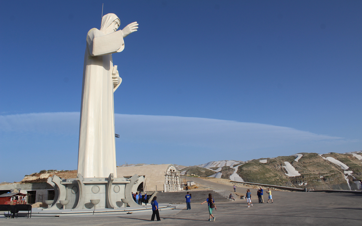 tallest-christian-statues-lebanon-traveler