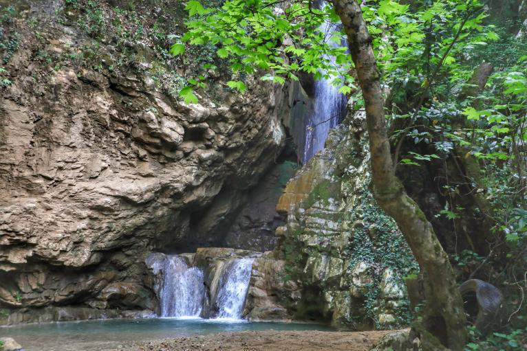 yahchouch-nature-lebanon-traveler