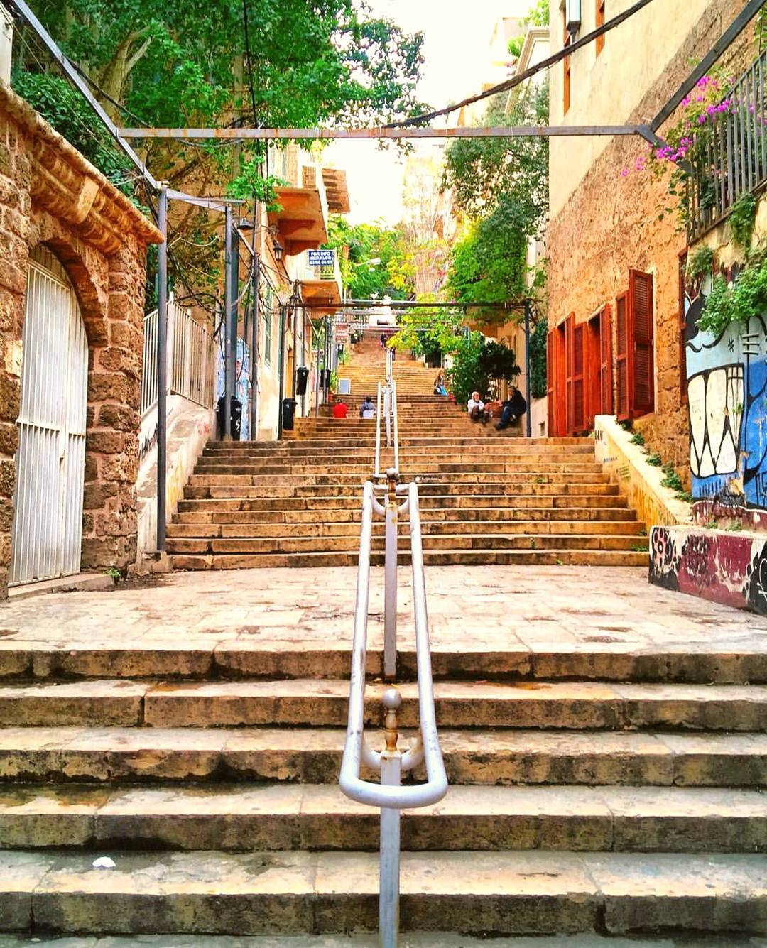 saint-nicolas-stairs-lebanon-traveler-tourism