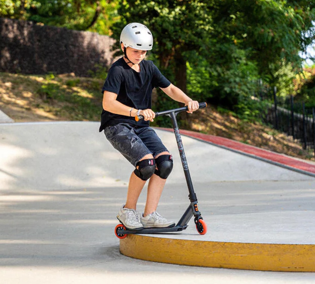 Scooter-Helmets-and-pads-Top-Rated-Skates-and-Scooters-for-all-Ages-and-Skill-Levels-at-Decathlon